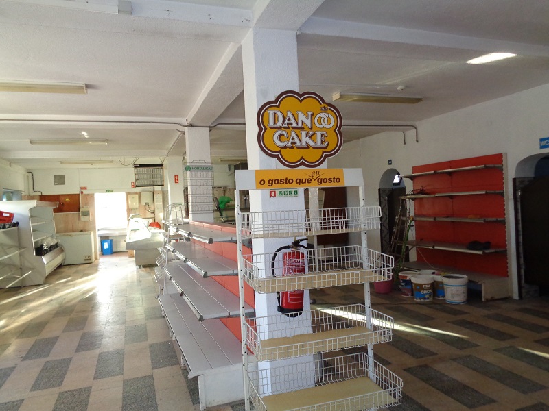 Estabelecimento comercial com 200 m² para arrendar