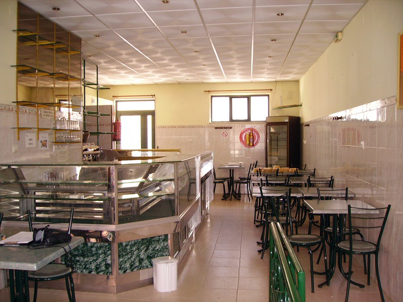 Restaurante licenciado com 90 m² para venda (S. Domingos de Rana)- Baixa de valor