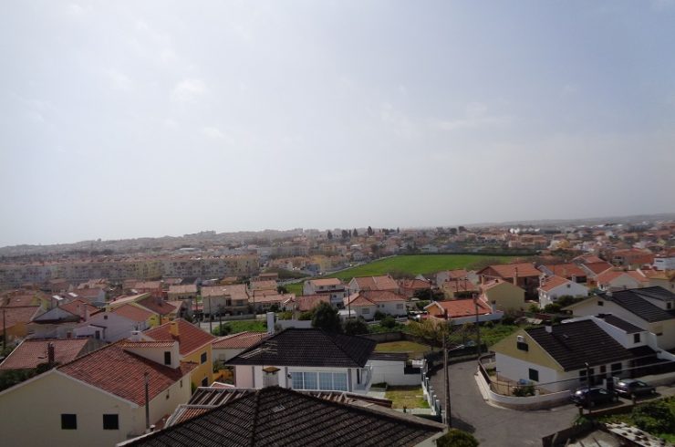 Vende-se Apartamento T3 com garagem box e arrecadação em São Domingos de Rana